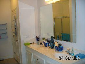 427 Spring Hollow Drive - Photo 4