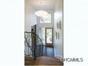 549 Sunset Drive - Photo 2