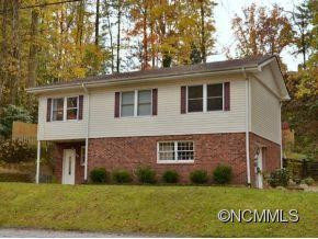 810 KNOLLWOOD DRIVE