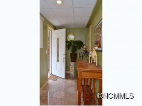 810 KNOLLWOOD DRIVE - Photo 2