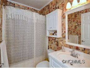 810 KNOLLWOOD DRIVE - Photo 11