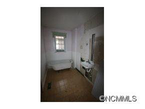 131 Broad St - Photo 6