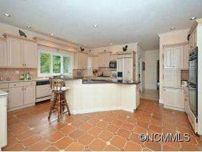 352 KENMURE DRIVE - Photo 8