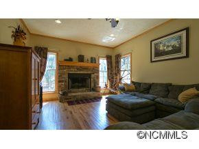 59 Woodcrest Drive - Photo 2