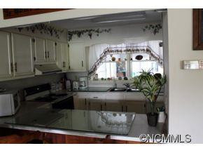 6635 Willow Road - Photo 8