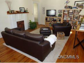27 Sycamore Street - Photo 4
