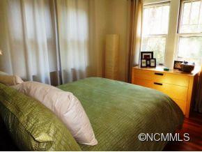 27 Sycamore Street - Photo 8