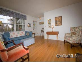 421 COMET DRIVE - Photo 4