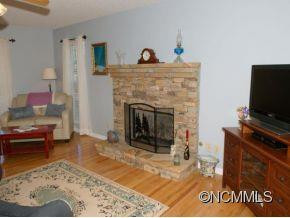 111 ROCKFIELD WAY - Photo 3