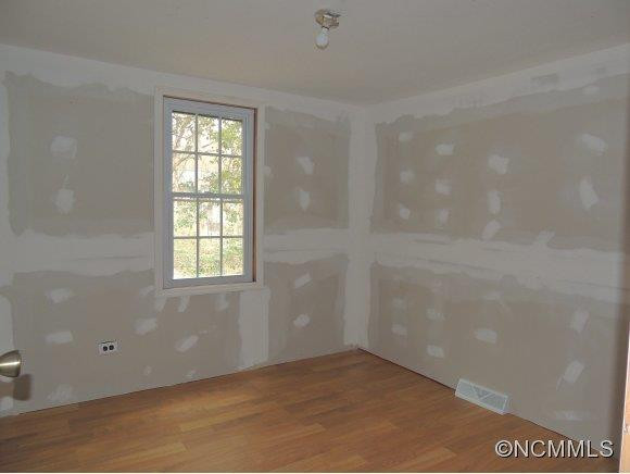 601 10TH STREET - Photo 9