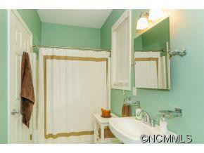 25 Vivian - Photo 19