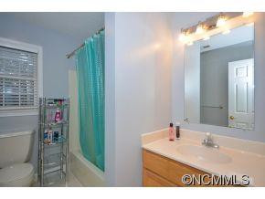 304 Jennifer Lane - Photo 11