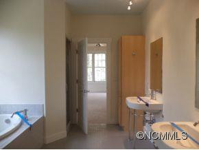 83 OAK HOLLOW DR - Photo 2