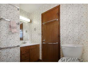 1128 Forest Street - Photo 17