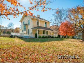 114 INDIANA AVENUE - Photo 2