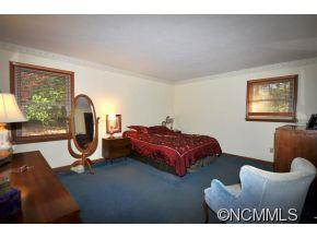 203 Fernwood Drive - Photo 9