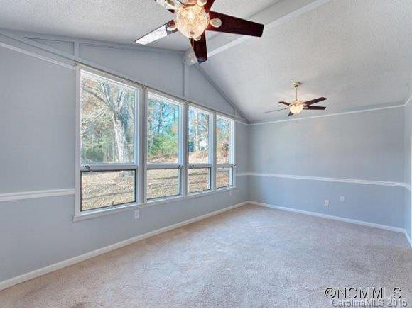 152 WEST RIDGE DR, - Photo 2