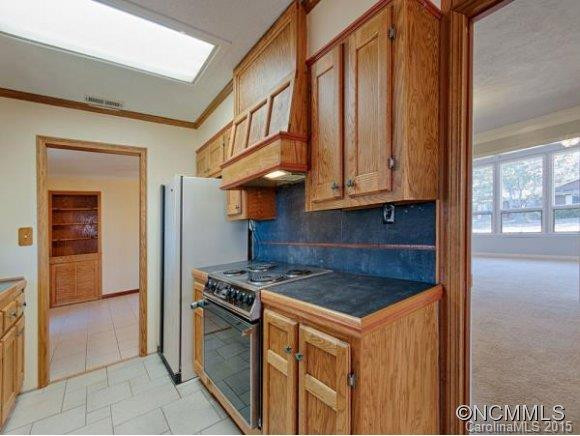 152 WEST RIDGE DR, - Photo 5
