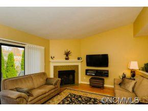 118 Deerlake Drive - Photo 4
