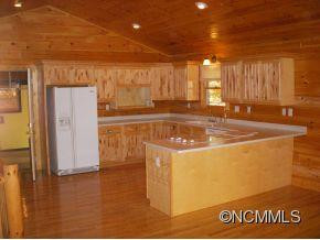 650 Pinewood Drive - Photo 5