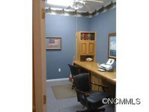 650 Pinewood Drive - Photo 9