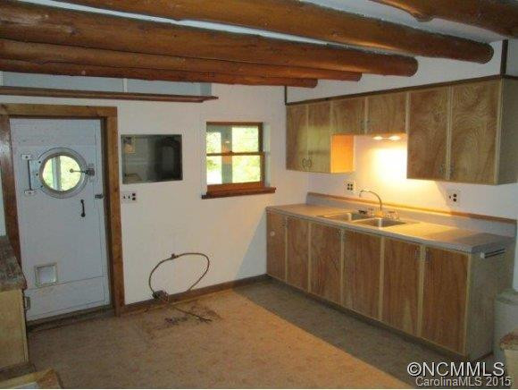 1502 Watershed Rd - Photo 5