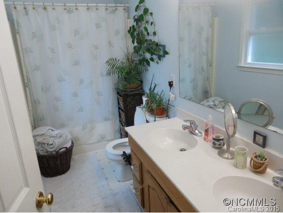 9 Williamsburg Pl - Photo 4