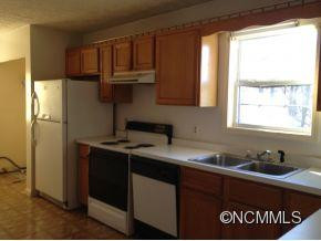 12 Brookshire - Photo 2