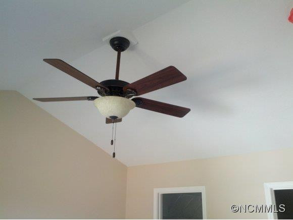 27 Pinnacle Valley Dr - Photo 3