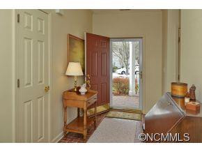 192 Cambridge Dr - Photo 2
