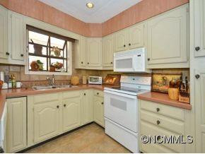905 FLEETWOOD PLAZA - Photo 10