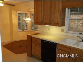 1 DOGWOOD GLEN CIRCLE - Photo 7