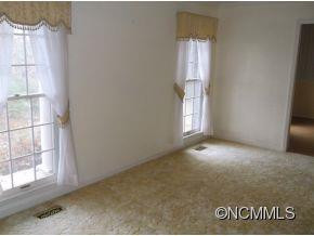 1 DOGWOOD GLEN CIRCLE - Photo 8
