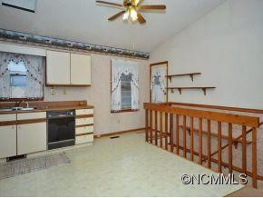 9 LIONEL PLACE - Photo 4
