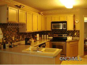 1 Gatehouse Court - Photo 2