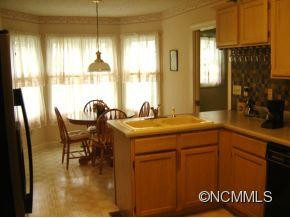 1 Gatehouse Court - Photo 4