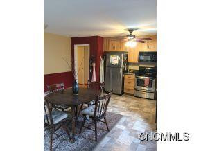 82 Lees Creek Road - Photo 3