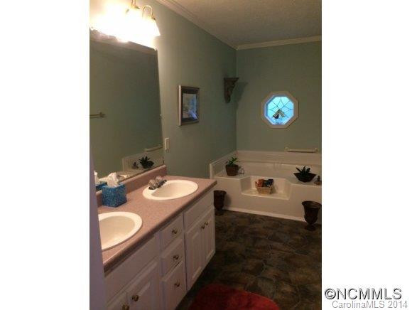370 Fox Cove Road - Photo 16
