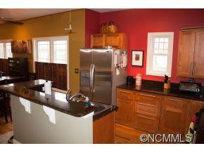11 Central Ave W - Photo 16