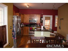 11 Central Ave W - Photo 17