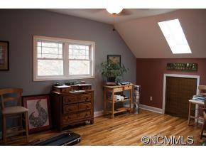 11 Central Ave W - Photo 23