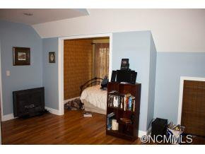 11 Central Ave W - Photo 24