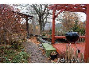 11 Central Ave W - Photo 8