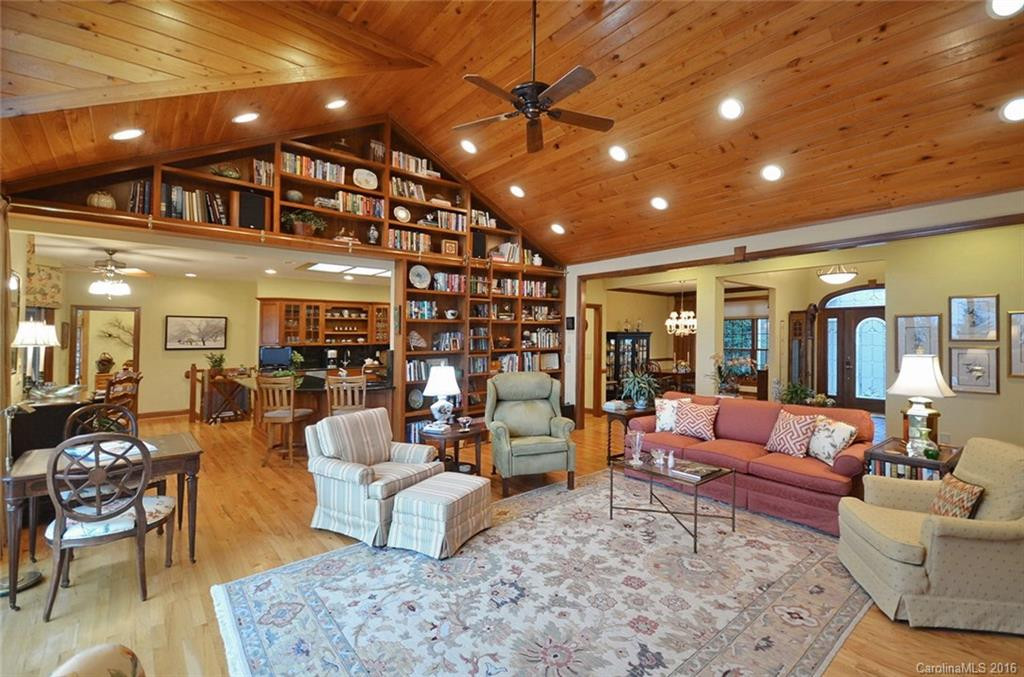 121 Tarnhill Drive - Photo 4