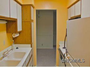 110 HEYWOOD ROAD - 7C - Photo 4