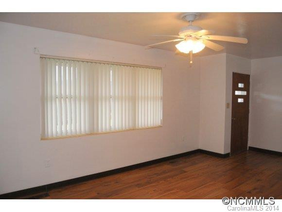 912 APPLE VALLEY RD - Photo 3