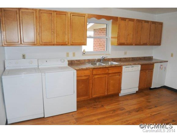 912 APPLE VALLEY RD - Photo 6