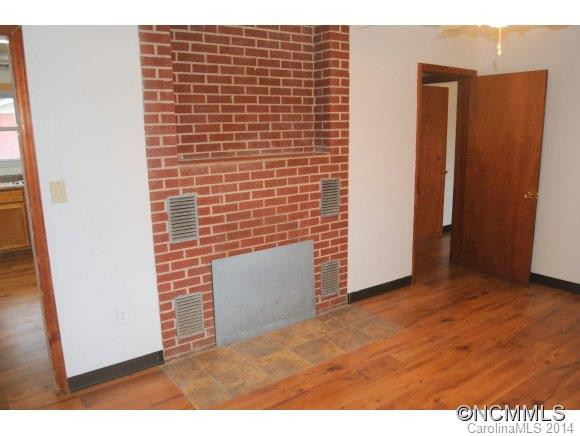 912 APPLE VALLEY RD - Photo 9