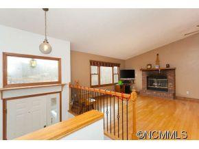 186 Lees Creek Rd - Photo 3