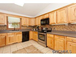 186 Lees Creek Rd - Photo 5